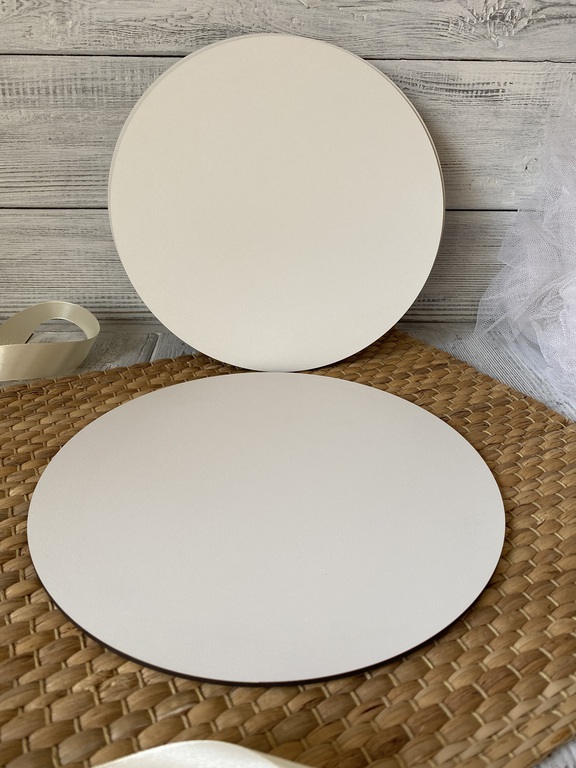 Podkłady pod tort okrągłe 28 cm biała HDF 10 szt. (2)