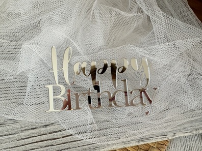Topper Happy Birthday na bok tortu  Plexi srebne lustro 10*6,5 cm