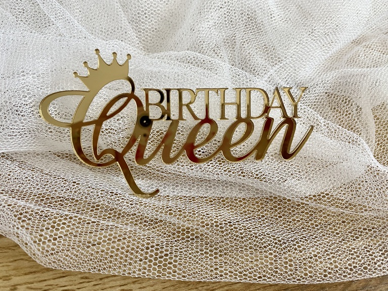 Topper na bok tortu Birthday Queen 11*6 cm plexi złote 