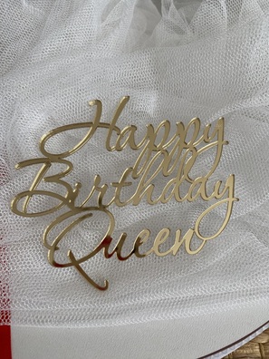 Topper Happy Birthday Queen plexi złote 11*9,5 cm 